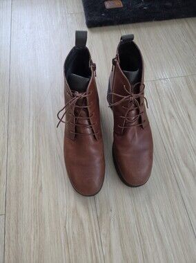 Camper Brown Leather Lace-Up Ankle Booties
